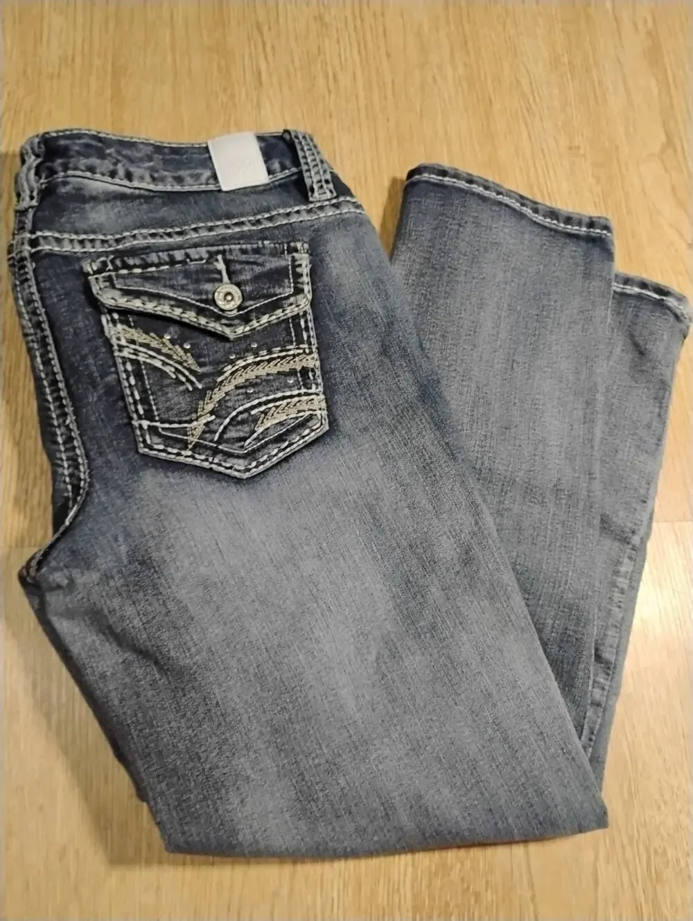 Maurices jeans size 7/8 light stone wash design on back pockets